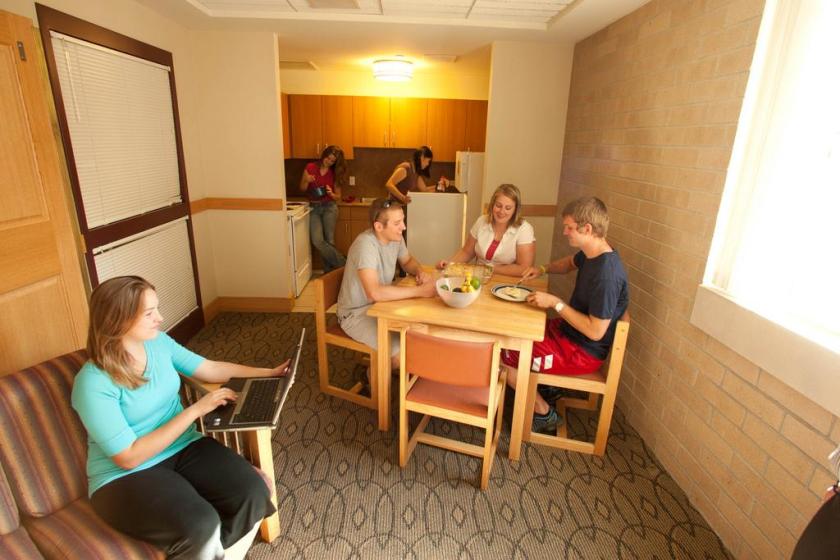 Nelson Hall students eating together