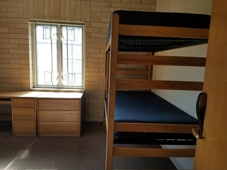 Transfer House double room with bunk bed